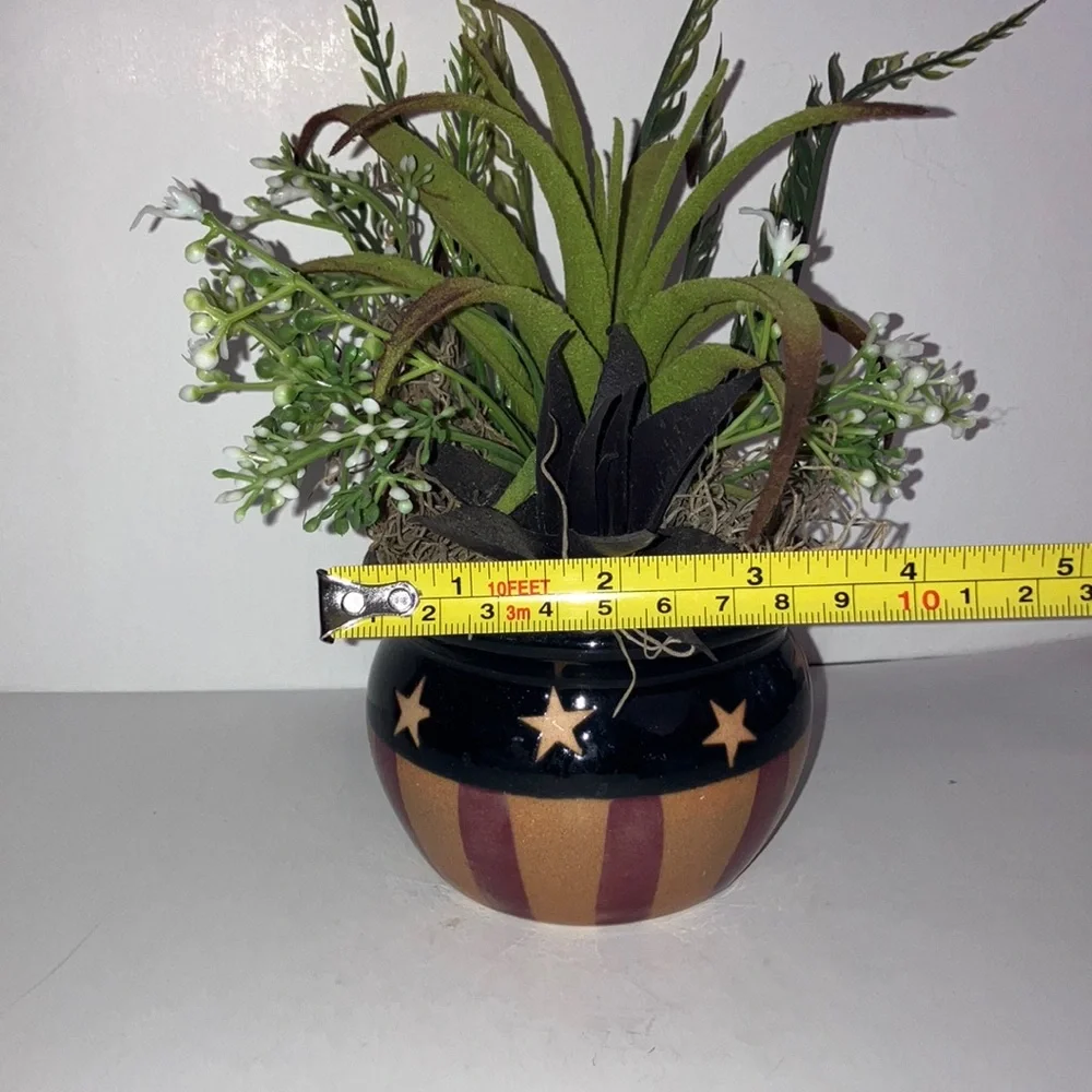 American Flag Theme‎ Planter with Faux Greenery